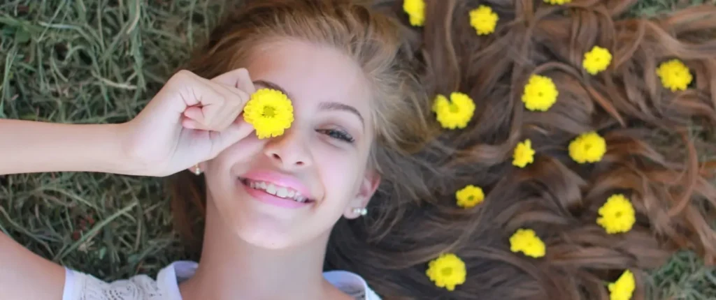Happy Teenager 1500x630