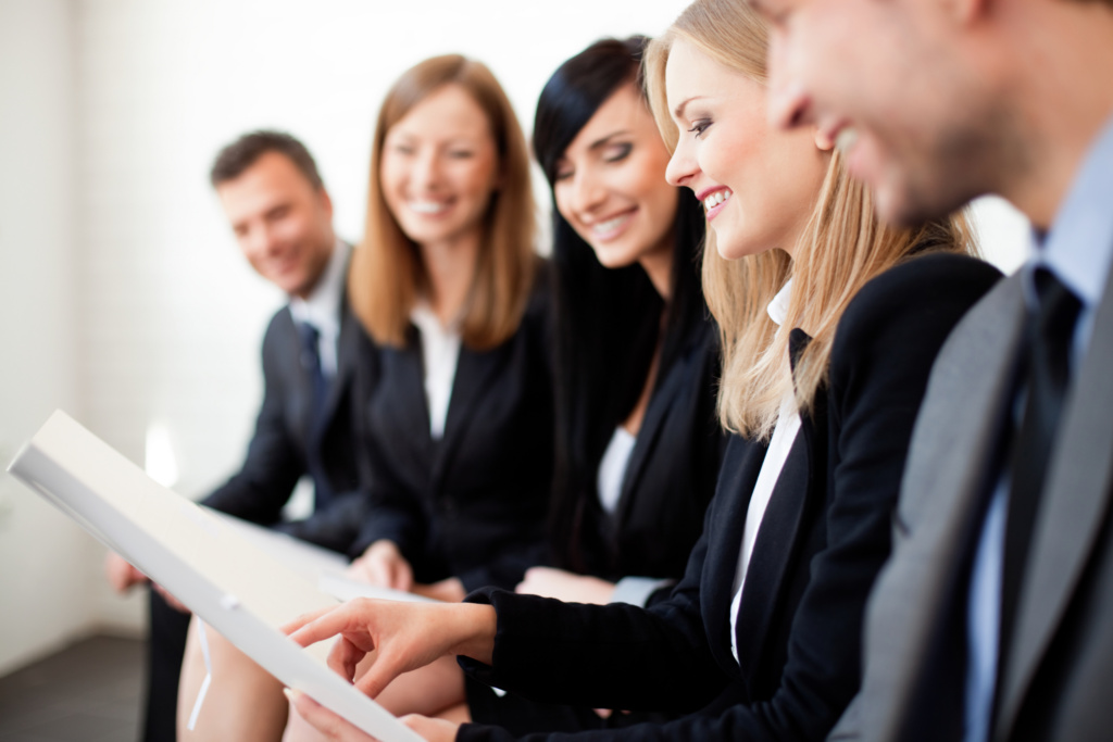 Gruop,of,business,people.,businesswoman,explaining
